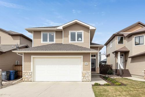 92 Somerset Road Se, Home with 5 bedrooms, 3 bathrooms and 5 parking in Medicine Hat AB | Card Image
