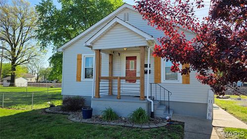 518 S Delmar Ave, Hartford, IL, 62048-1232 | Card Image