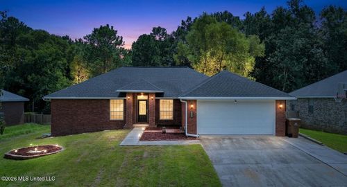 15054 Greenwell Cir, Biloxi, MS, 39532-8539 | Card Image