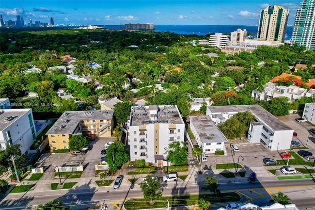 APT-402 - 3051 Sw 27 Th Ave, Condo with 1 bedrooms, 1 bathrooms and null parking in Miami FL | Image 23