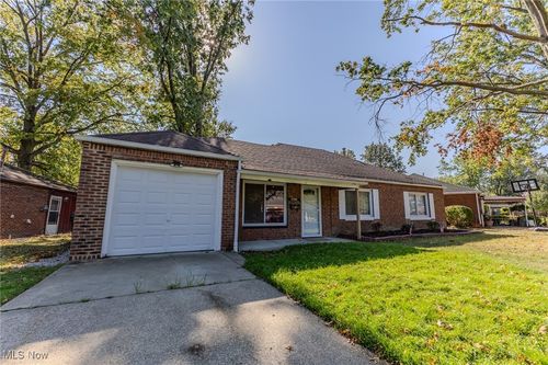 27240 Markbarry Avenue, Euclid, OH, 44132 | Card Image