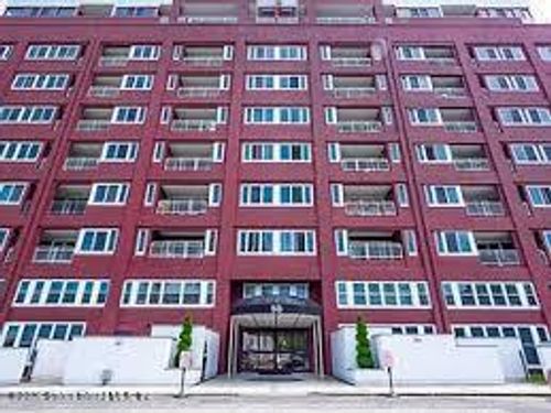 80 Bay Street Lndg, Staten Island, NY, 10301-2545 | Card Image