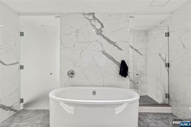 800 Ave At Port Imperial Blvd, Condo with 2 bedrooms, 2 bathrooms and null parking in Weehawken NJ | Image 19