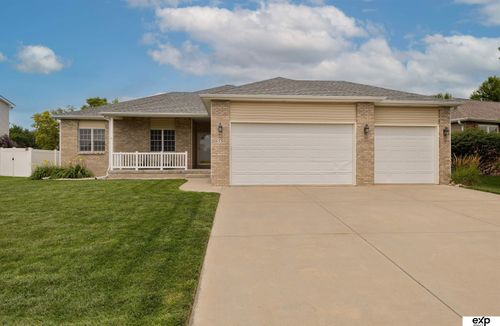 6530 Blackstone Rd, Lincoln, NE, 68526-9606 | Card Image