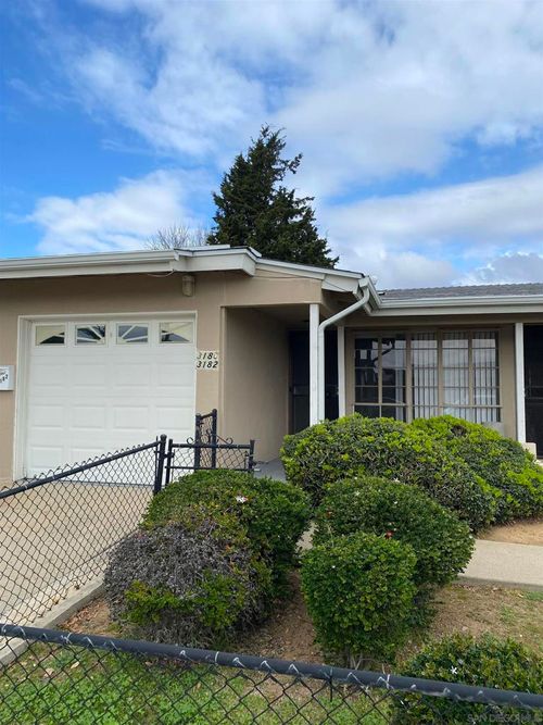 3180 Mandan Way, San Diego, CA, 92117-2518 | Card Image