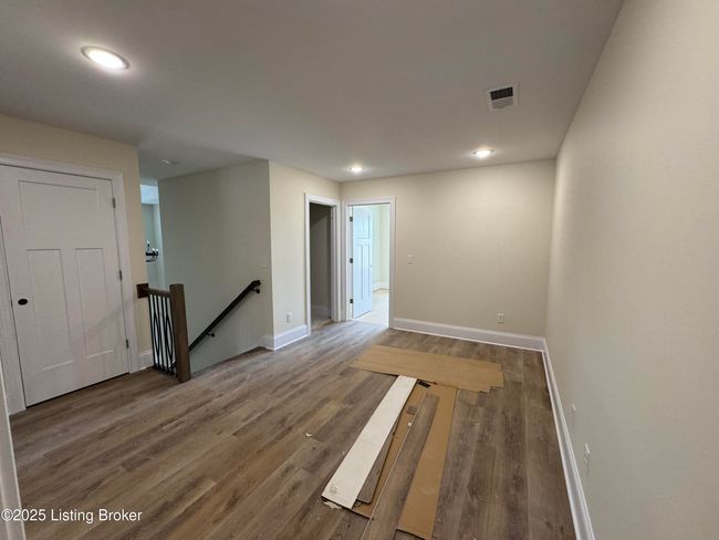 Upstairs Family Room | Image 26