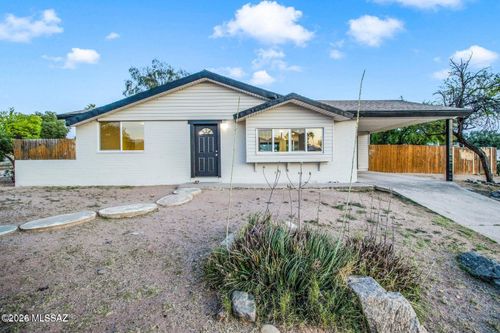 8202 E Kenyon Drive, Tucson, AZ, 85710 | Card Image
