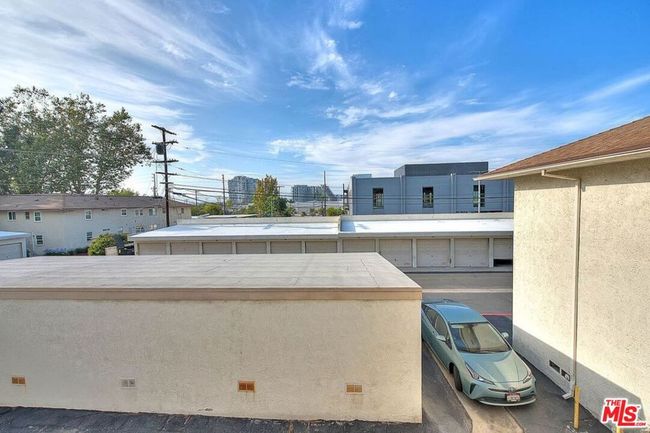 UNIT-4 - 5815 Bowcroft St, Condo with 1 bedrooms, 1 bathrooms and 1 parking in Los Angeles CA | Image 6