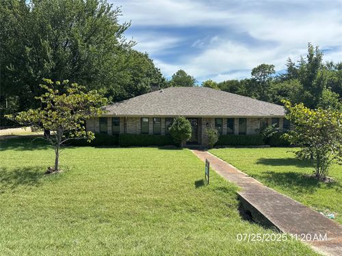 103 Red Bud Ct, Oak Leaf, TX, 75154-3823 | Card Image