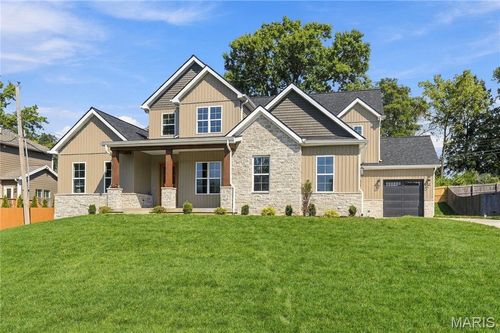 9609 Ashmont Dr, Olivette, MO, 63132-3412 | Card Image