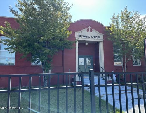 2415 17th St, Gulfport, MS, 39501-2906 | Card Image