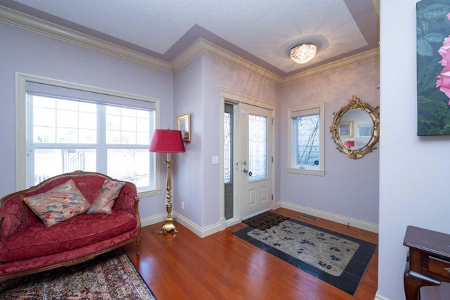 940 40 Street Sw, Home with 4 bedrooms, 3 bathrooms and 2 parking in Calgary AB | Image 2