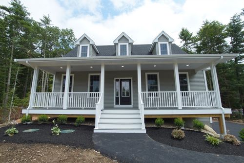 141 Tispaquin St, Middleboro, MA, 02346-3327 | Card Image