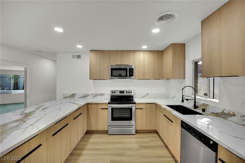 2325 Sombrero Dr, Las Vegas, NV, 89169-3288 | Card Image