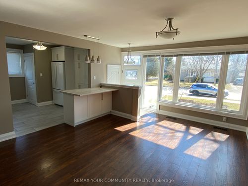 main-253 Alsace Rd, Richmond Hill, ON, L4C2W9 | Card Image