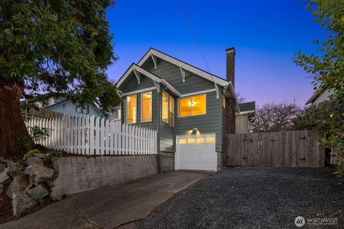 716 N 96th St, Seattle, WA, 98103-3117 | Card Image