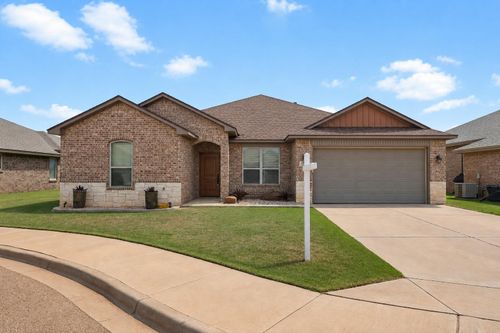 306 Hampshire Ave, Wolfforth, TX, 79382-1439 | Card Image