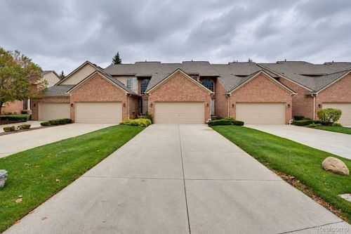 55388 Boardwalk Dr, Shelby Twp, MI, 48316-1127 | Card Image