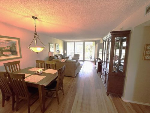 apt-209-575 Oaks Ln, Pompano Beach, FL, 33069-5801 | Card Image
