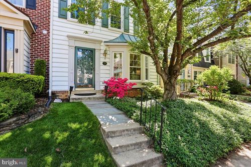 9 Fountain Valley Ct, MONTGOMERY VILLAGE, MD, 20886-5600 | Card Image