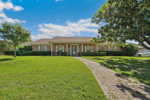 14320 Tanglewood Dr, Farmers Branch, TX, 75234-3856 | Card Image