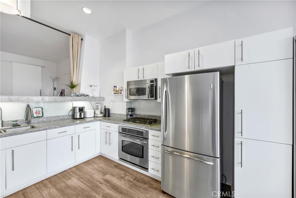 Residential Lease in Los Angeles 2