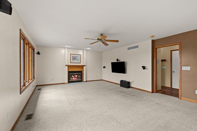 2643 Bay Vista Dr, House other with 3 bedrooms, 3 bathrooms and null parking in Highland MI | Image 9
