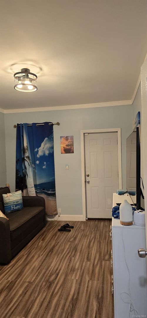 17211 Baisley Boulevard, New York, NY, 11434 | Card Image