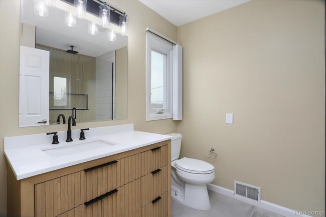1411 Rivona Dr, House other with 3 bedrooms, 3 bathrooms and null parking in Waterford MI | Image 11