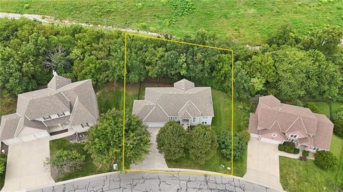 7650 Forest Park Dr, Shawnee, KS, 66217-3008 | Card Image
