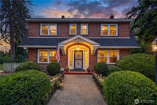 912 Cherry Ln, Grandview, WA, 98930-1400 | Card Image