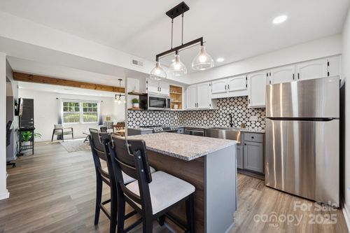 8838 Hunter Ridge Dr, Charlotte, NC, 28226-4686 | Card Image