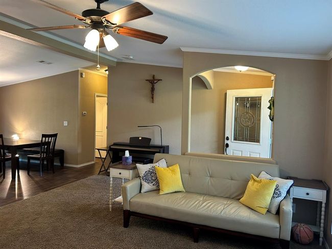 inviting spaces throughout | Image 8
