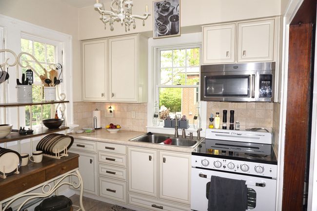 117 W Adams St, House other with 2 bedrooms, 1 bathrooms and null parking in Berne IN | Image 6
