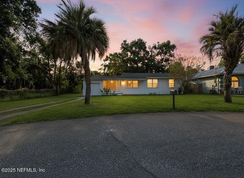 7825 Tory Pl E, Jacksonville, FL, 32208-3595 | Card Image