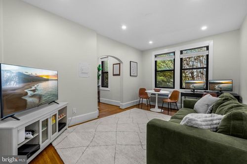 201-1726 17th St Nw, WASHINGTON, DC, 20009-2444 | Card Image