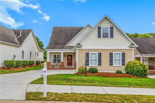 6676 Springfield Village Ln, Clemmons, NC, 27012-8986 | Card Image
