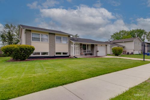 691 Westmere Road, Des Plaines, IL, 60016 | Card Image
