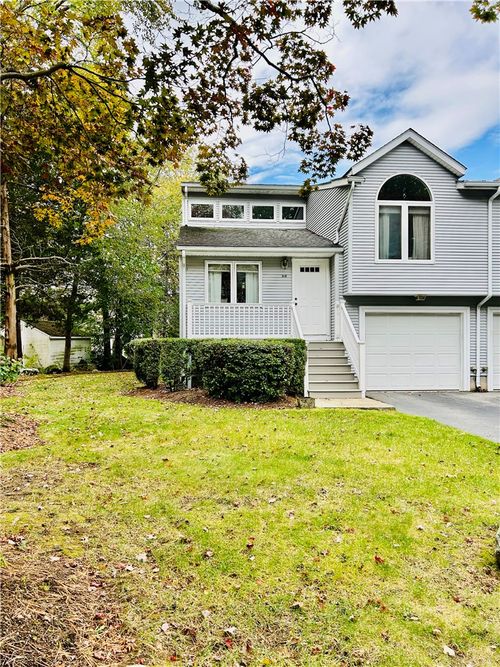 5b-11 College Hill Rd, Warwick, RI, 02886-2742 | Card Image