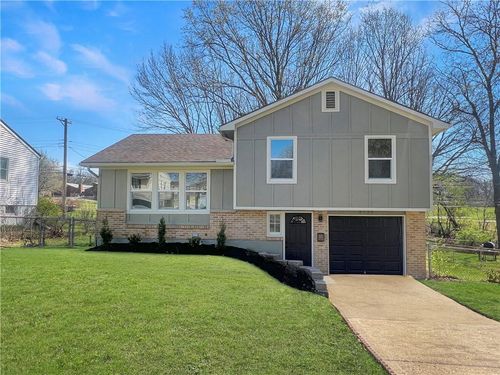 4729 Overton Ave, Kansas City, MO, 64133-1818 | Card Image