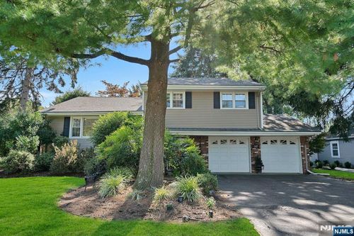 357 Oradell Ave, Oradell, NJ, 07649-1730 | Card Image