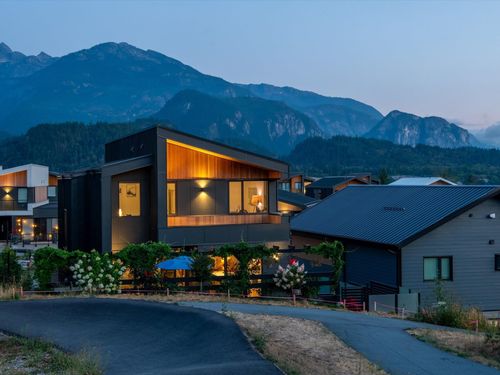 2929 Snowberry Pl, Squamish, BC, V8B1B1 | Card Image