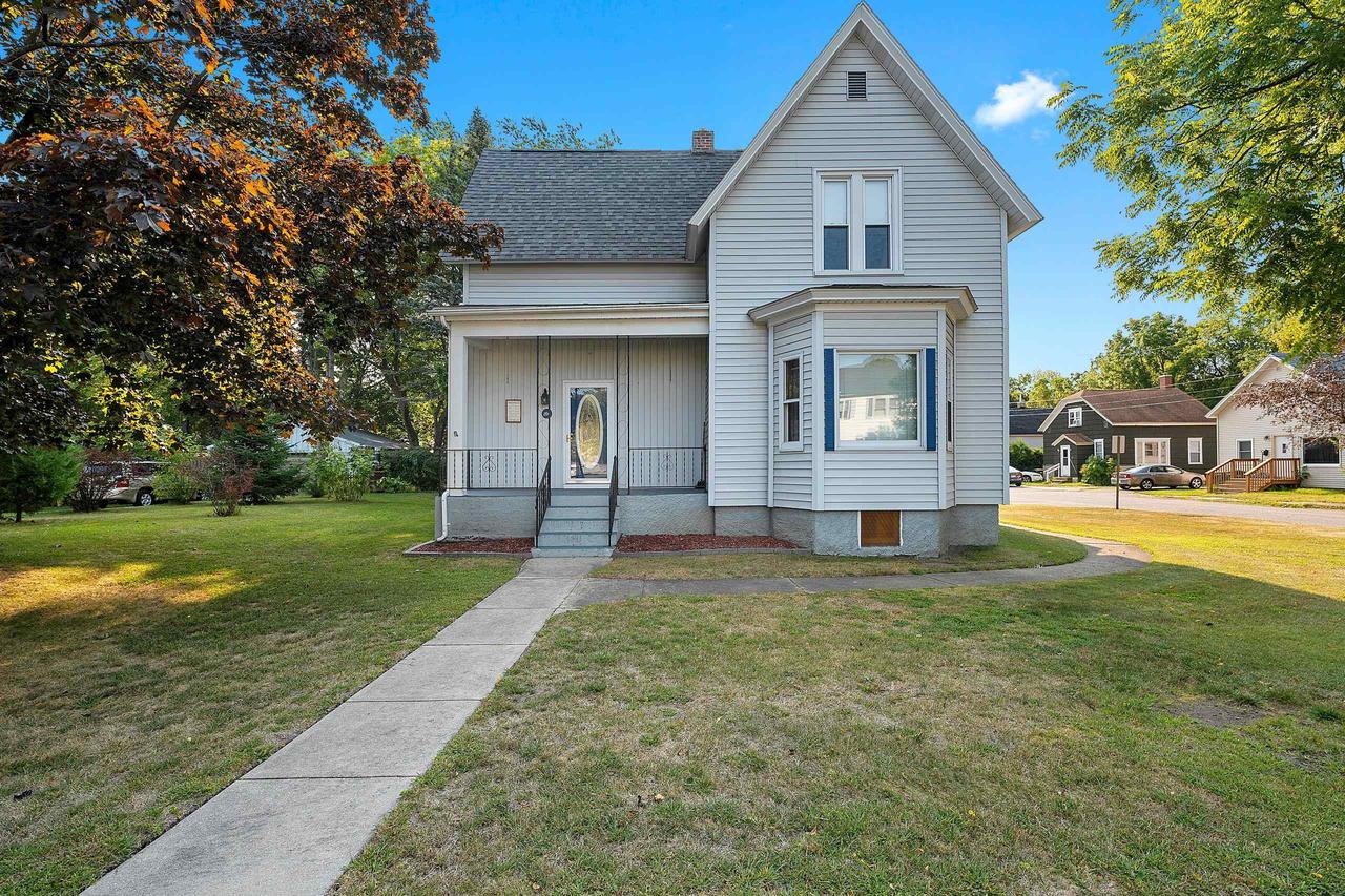 Hattie St, Marinette, WI 54143