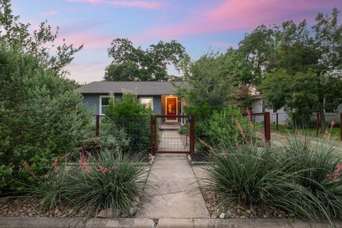 5802 Chesterfield Ave, Austin, TX, 78752-4516 | Card Image
