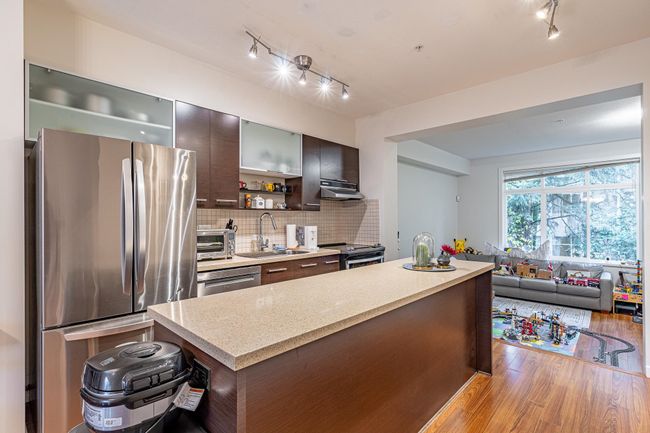 18 - 550 Browning Place, Townhouse with 2 bedrooms, 2 bathrooms and 2 parking in North Vancouver BC | Image 11