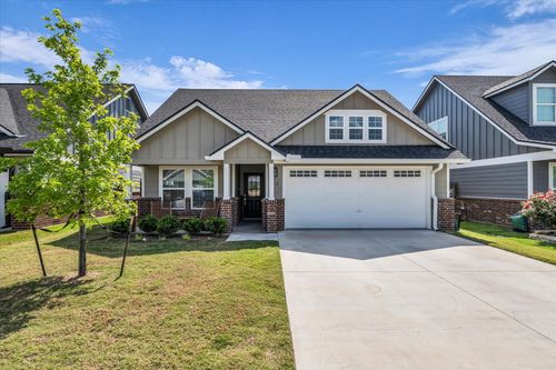 412 Travis Dr, McGregor, TX, 76657-1024 | Card Image