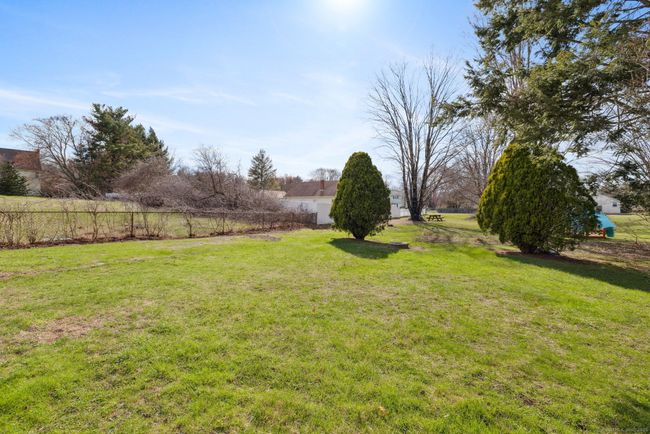 605 Wauregan Rd, House other with 3 bedrooms, 1 bathrooms and null parking in Killingly CT | Image 4