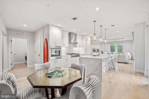 603-8551 Connecticut Ave, CHEVY CHASE, MD, 20815-6848 | Card Image