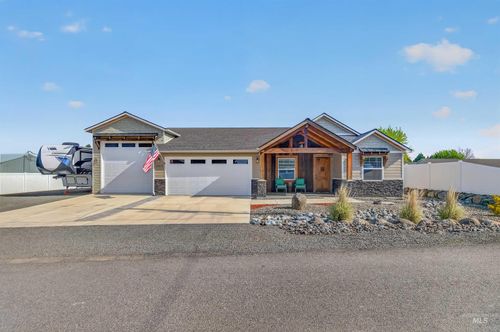 2013 Cedar Ave, Lewiston, ID, 83501-6135 | Card Image