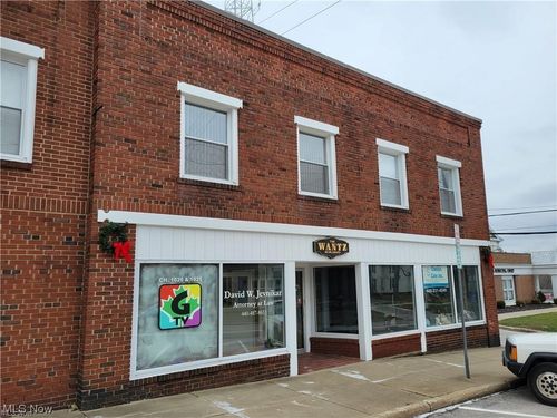 107 Water St, Chardon, OH, 44024-1258 | Card Image